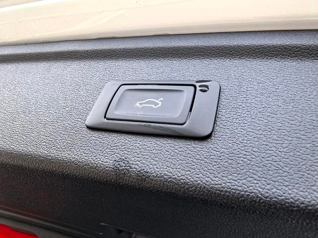 Audi A3 2023 Restyling Sportback 35 TFSI Fashion Sport interior photo 10