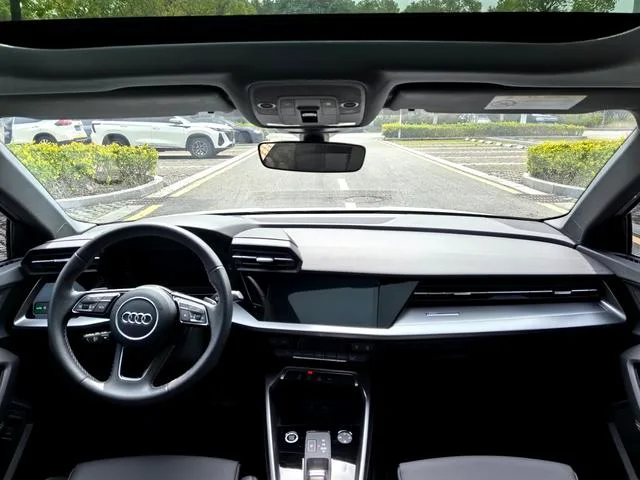 Audi A3 2023 Restyling Sportback 35 TFSI Fashion Sport interior photo 12