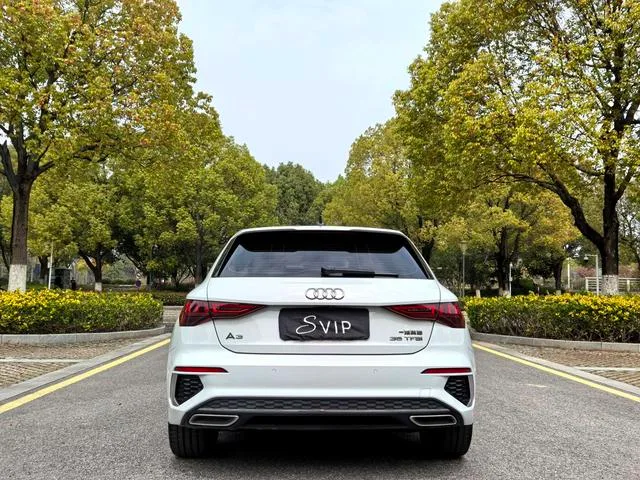 Audi A3 2023 Restyling Sportback 35 TFSI Fashion Sport interior photo 13