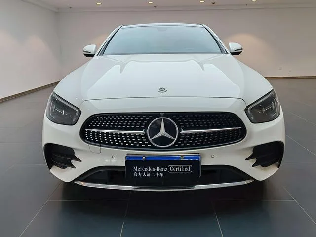 Mercedes-Benz E-Class 2023 E 300 L Fashionable sports car exterior photo 4