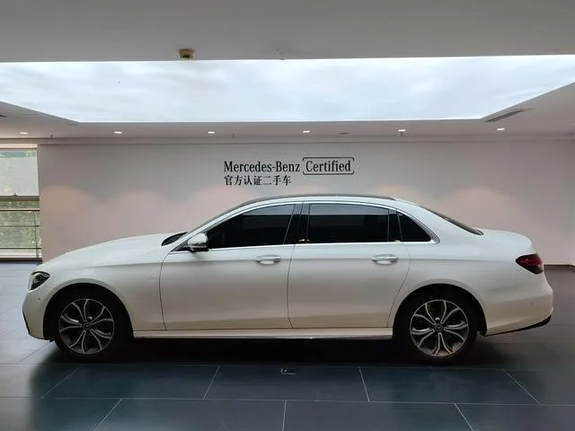 Mercedes-Benz E-Class 2023 E 300 L Fashionable sports car exterior photo 7