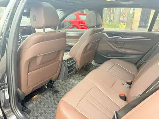 BMW 5 Series 2021 525Li M Conjunto deportivo interior foto 11