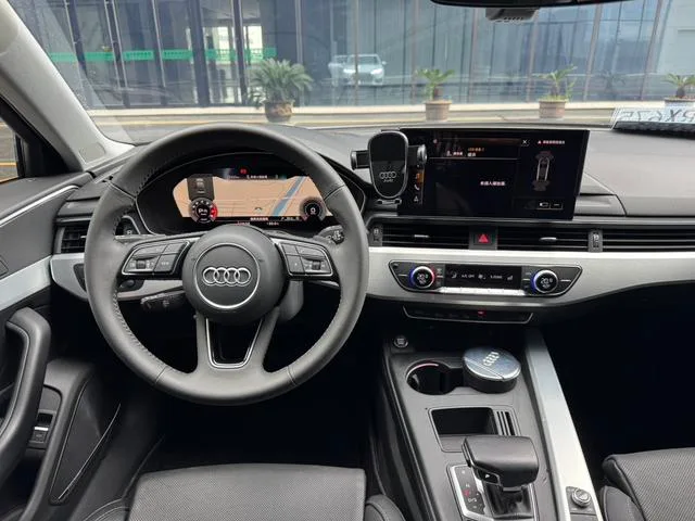 Audi A4L 2020 40 TFSI Deluxe dinámico interior foto 10