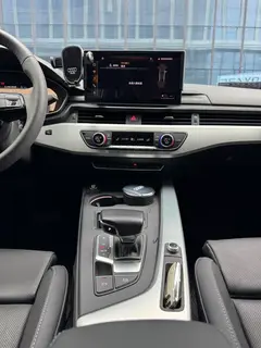 Audi A4L 2020 40 TFSI Deluxe dinámico interior foto 11