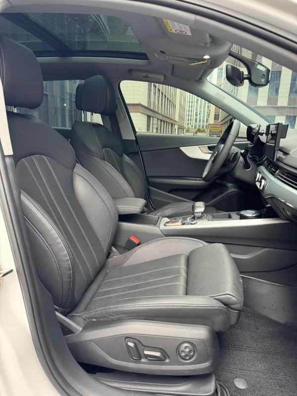 Audi A4L 2020 40 TFSI Deluxe dinámico interior foto 14