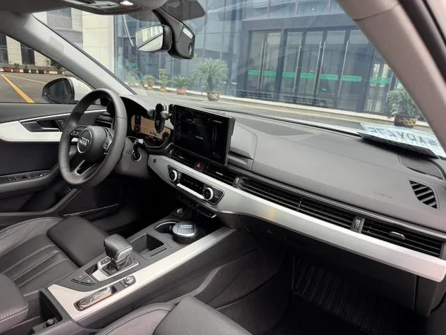 Audi A4L 2020 40 TFSI Deluxe dinámico interior foto 15
