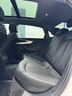 Audi A4L 2020 40 TFSI Deluxe dinámico interior foto 16