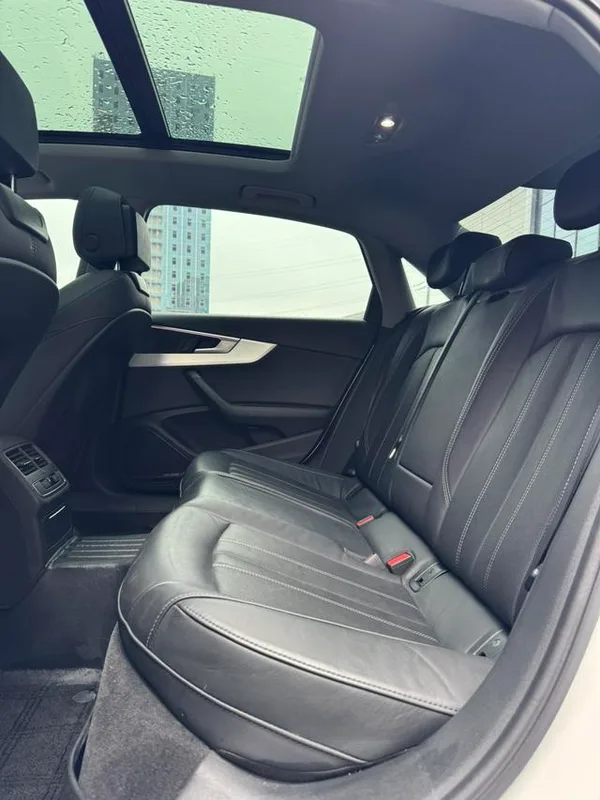 Audi A4L 2020 40 TFSI Deluxe dinámico interior foto 16