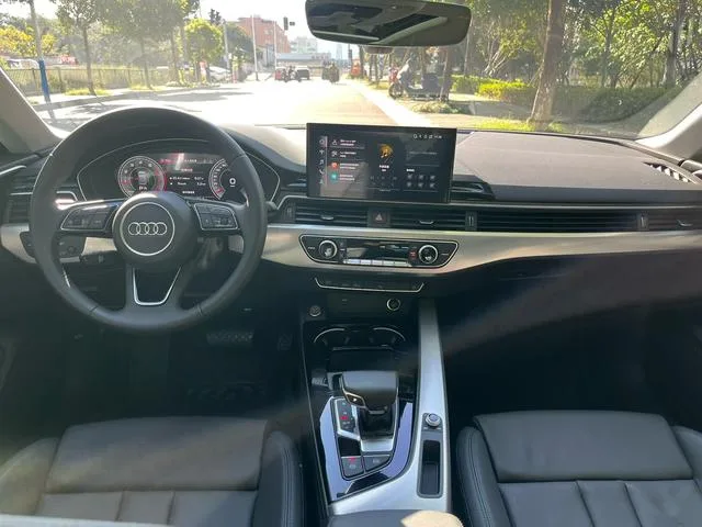Audi A5 2023 Sportback 40 TFSI Mode dynamique intérieur photo 8