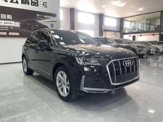 Audi Q7 2021 45 TFSI quattro S line Sporty exterior photo 3