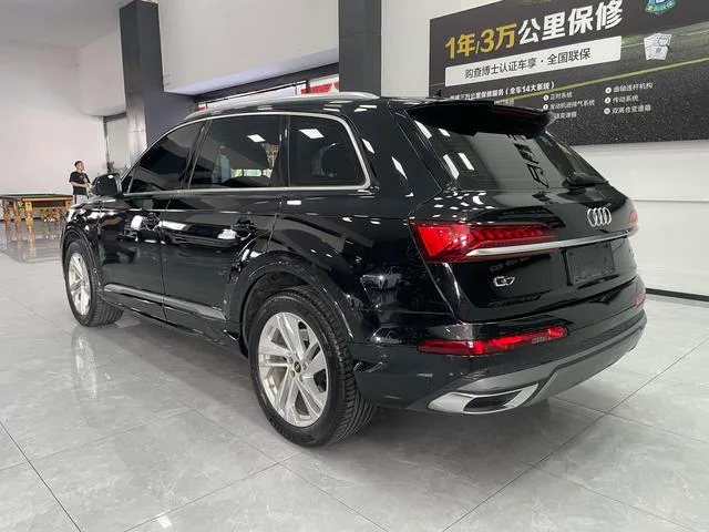 Audi Q7 2021 45 TFSI quattro S line Sporty exterior photo 6