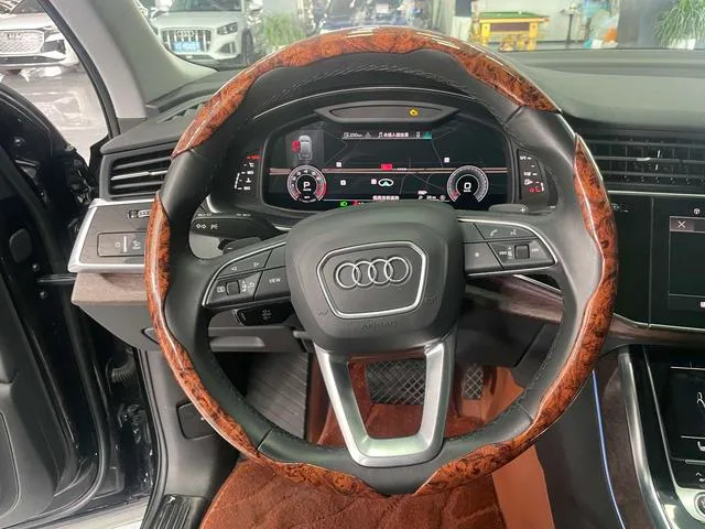 Audi Q7 2021 45 TFSI quattro S line Sporty interior photo 12