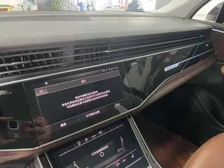 Audi Q7 2021 45 TFSI quattro S line Sporty interior photo 14