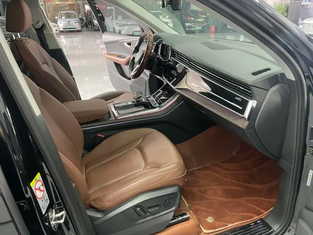 Audi Q7 2021 45 TFSI quattro S line Sporty interior photo 17