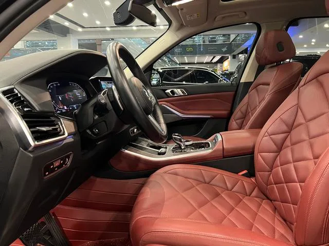 BMW X5 2022 xDrive 30Li Premium Class M Sports suit exterior photo 2