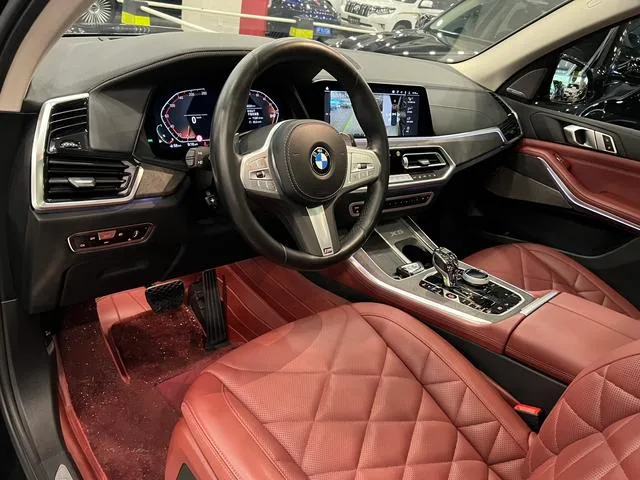 BMW X5 2022 xDrive 30Li Premium Class M Sports suit exterior photo 3