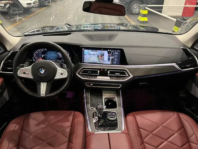 BMW X5 2022 xDrive 30Li Premium Class M Sports suit exterior photo 4
