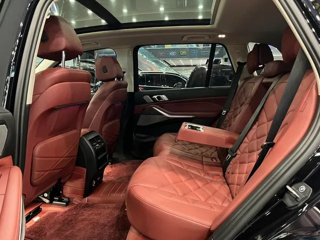 BMW X5 2022 xDrive 30Li Premium Class M Sports suit interior photo 6