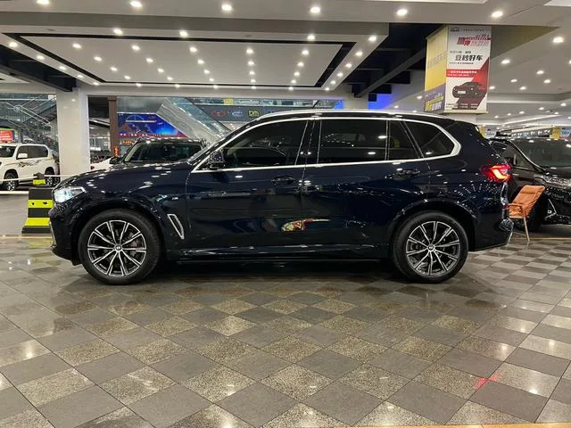 BMW X5 2022 xDrive 30Li Premium Class M Sports suit interior photo 7