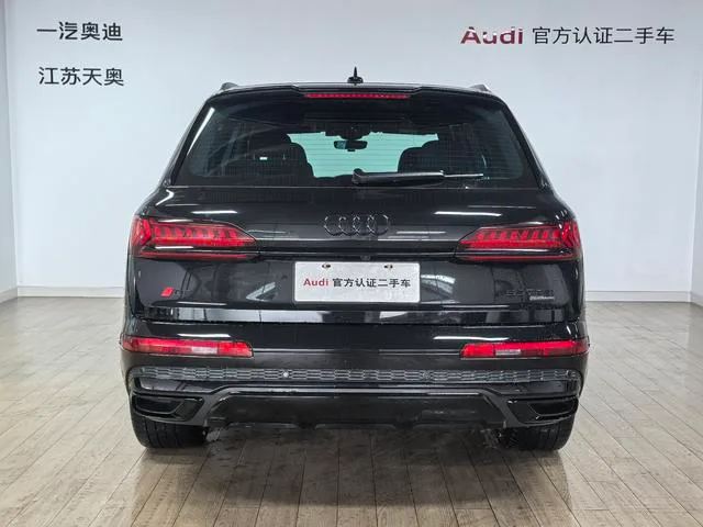 Audi Q7 2023 55 TFSI quattro S line Ice and Snow Sports Edition exterior photo 5
