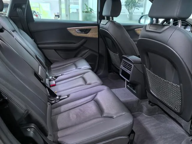 Audi Q7 2023 55 TFSI quattro S line Ice and Snow Sports Edition exterior photo 8