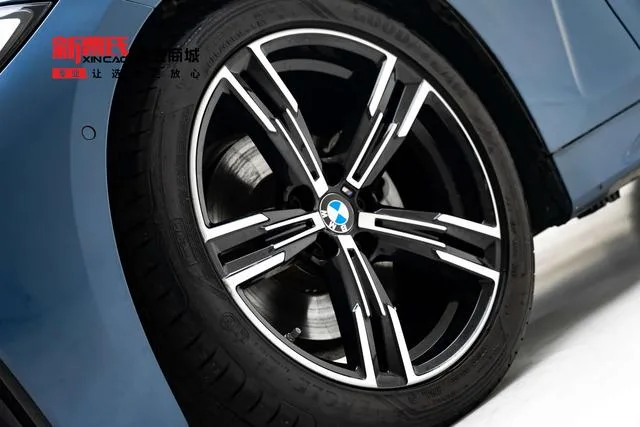 BMW 4 Series 2022 425i Convertible M Sports suit exterior photo 7