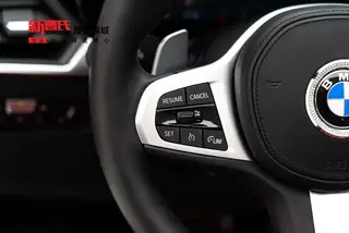 BMW 4 Series 2022 425i Convertible M Sports suit interior photo 16