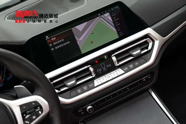 BMW 4 Series 2022 425i Convertible M Sports suit interior photo 17