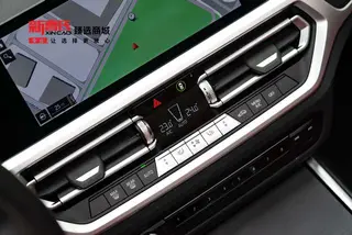 BMW 4 Series 2022 425i Convertible M Sports suit interior photo 19