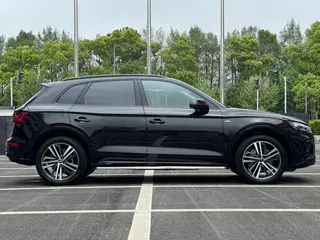 Audi Q5L Sportback 2022 40 TFSI RS Kit Burn Rate Type exterior photo 4