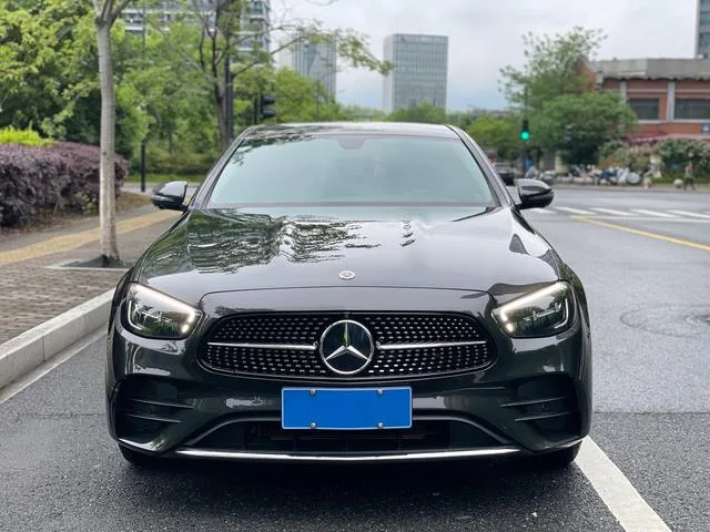 Mercedes-Benz E-Class 2022 Restyling E 300 L Fashionable sports car exterior photo 2