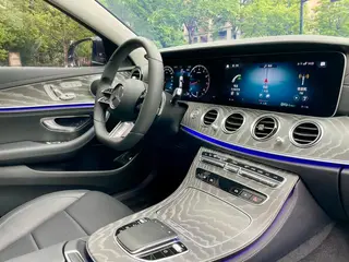 Mercedes-Benz E-Class 2022 Restyling E 300 L Fashionable sports car interior photo 17