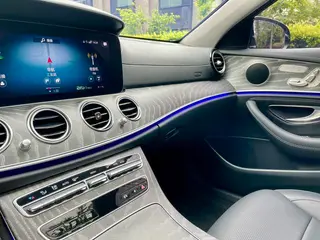 Mercedes-Benz E-Class 2022 Restyling E 300 L Fashionable sports car interior photo 18