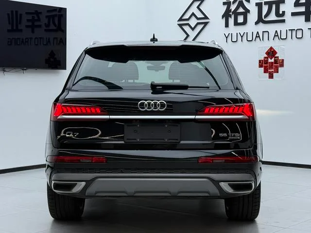 Audi Q7 2021 55 TFSI quattro S line Sporty exterior photo 4