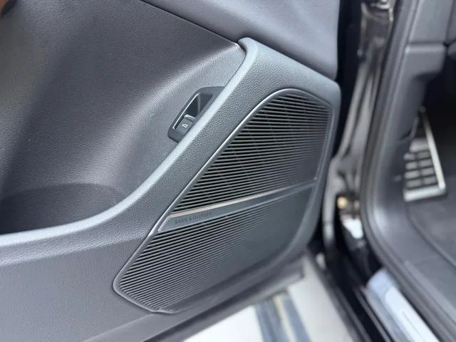 Audi Q7 2021 55 TFSI quattro S line Sporty interior photo 9