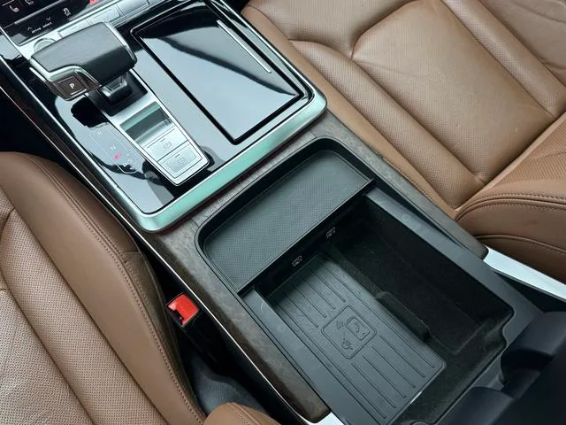 Audi Q7 2021 55 TFSI quattro S line Sporty interior photo 11