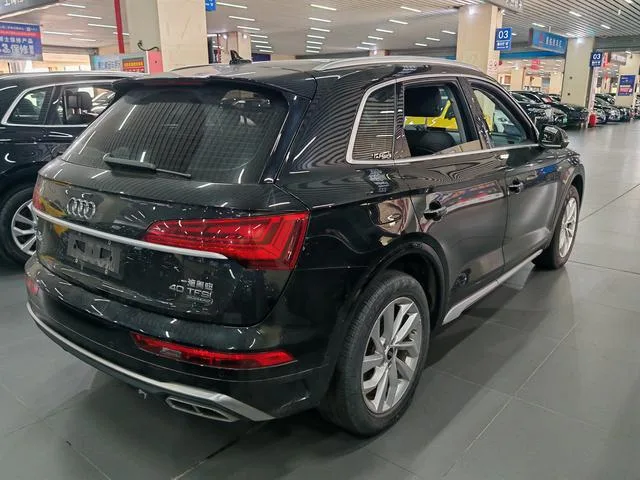 Audi Q5L 2022 40T Deluxe dinámico interior foto 9