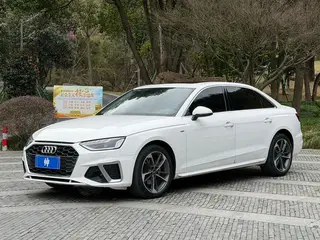 Audi A4L 2022 40 TFSI Модный и динамичный