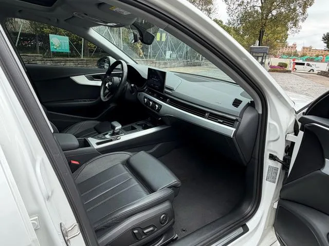 Audi A4L 2022 40 TFSI Tipo dinámico de moda interior foto 11