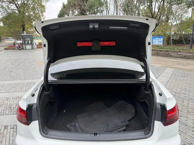 Audi A4L 2022 40 TFSI Tipo dinámico de moda interior foto 18