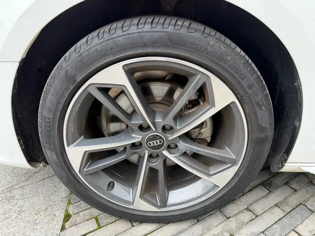 Audi A4L 2022 40 TFSI Tipo dinámico de moda interior foto 20
