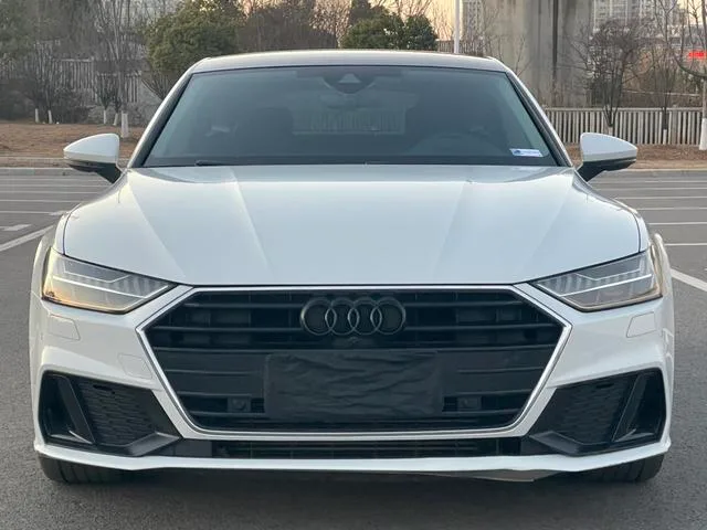 Audi A7 2023 45 TFSI Selection exterior photo 2