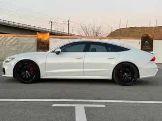 Audi A7 2023 45 TFSI Selection exterior photo 4