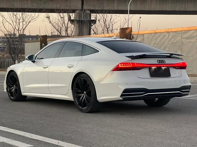 Audi A7 2023 45 TFSI Selection exterior photo 8