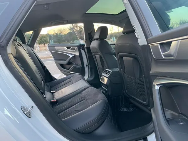 Audi A7 2023 45 TFSI Selection interior photo 12