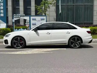 Audi A4L 2022 45 TFSI quattro Choose dynamic type exterior photo 4