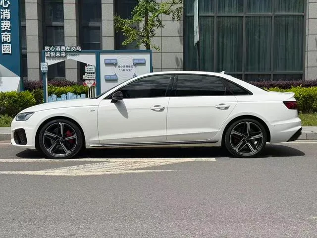 Audi A4L 2022 45 TFSI quattro Choose dynamic type exterior photo 4