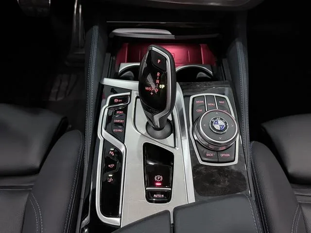 BMW 6 Series GT 2022 630i M Sports suit exterior photo 9