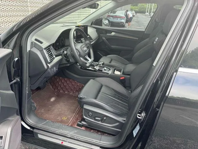 Audi Q5L 2022 40T Deluxe Dynamic interior photo 10