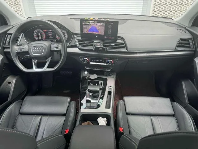 Audi Q5L 2022 40T Deluxe Dynamic interior photo 12